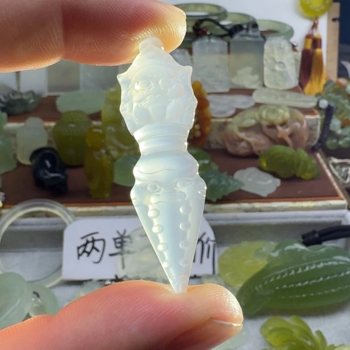 未镶嵌蛇纹石玉颈饰