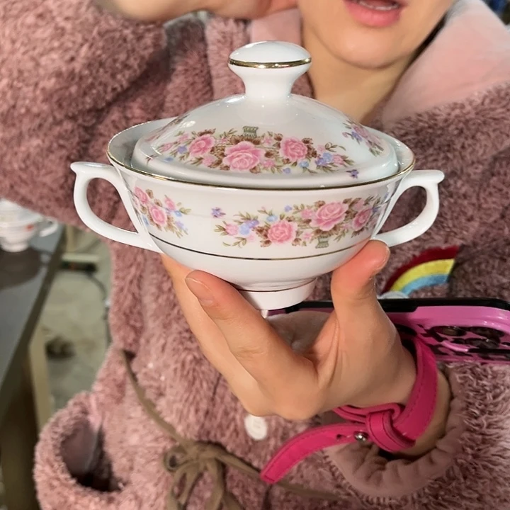 瓷片景德镇陶瓷储物罐。