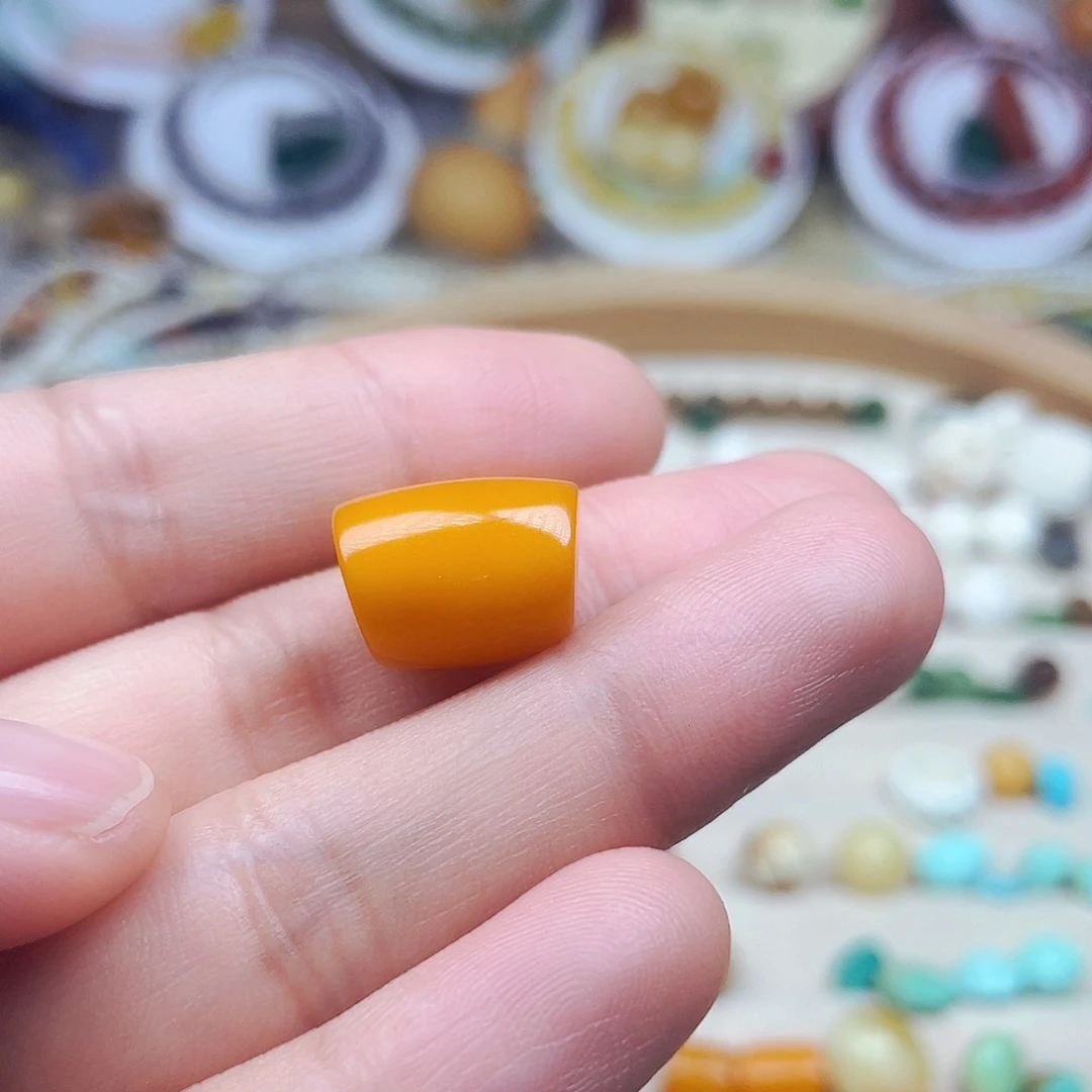 琥珀裸石未镶嵌订制