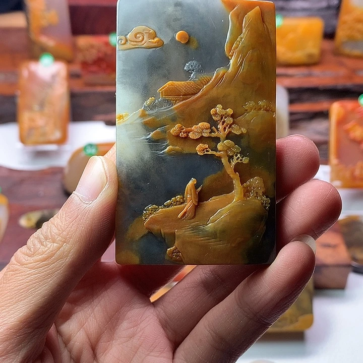 石英质玉（黄龙玉）未镶嵌挂件