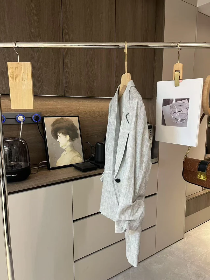 条纹薄款西装女士经典款老钱风夏季新款西装百搭休闲