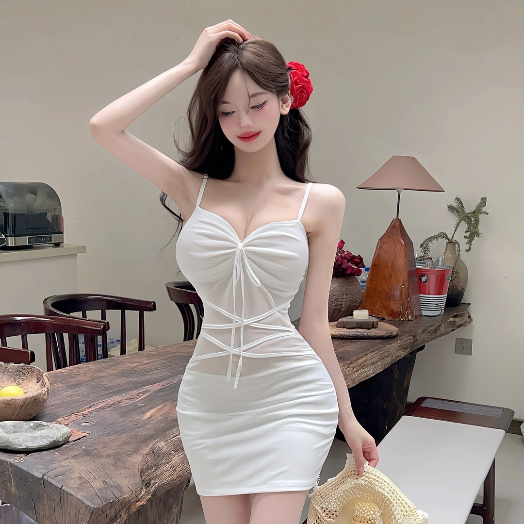 2025年新款别致纯欲气质低胸弹力修身网纱拼接透视吊带连衣裙白色