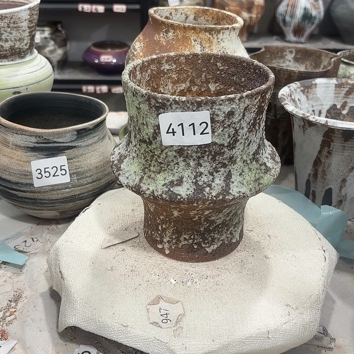 摆件高17，口12，有孔4112