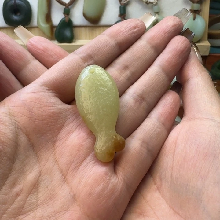 和田玉（糖玉）未镶嵌颈饰