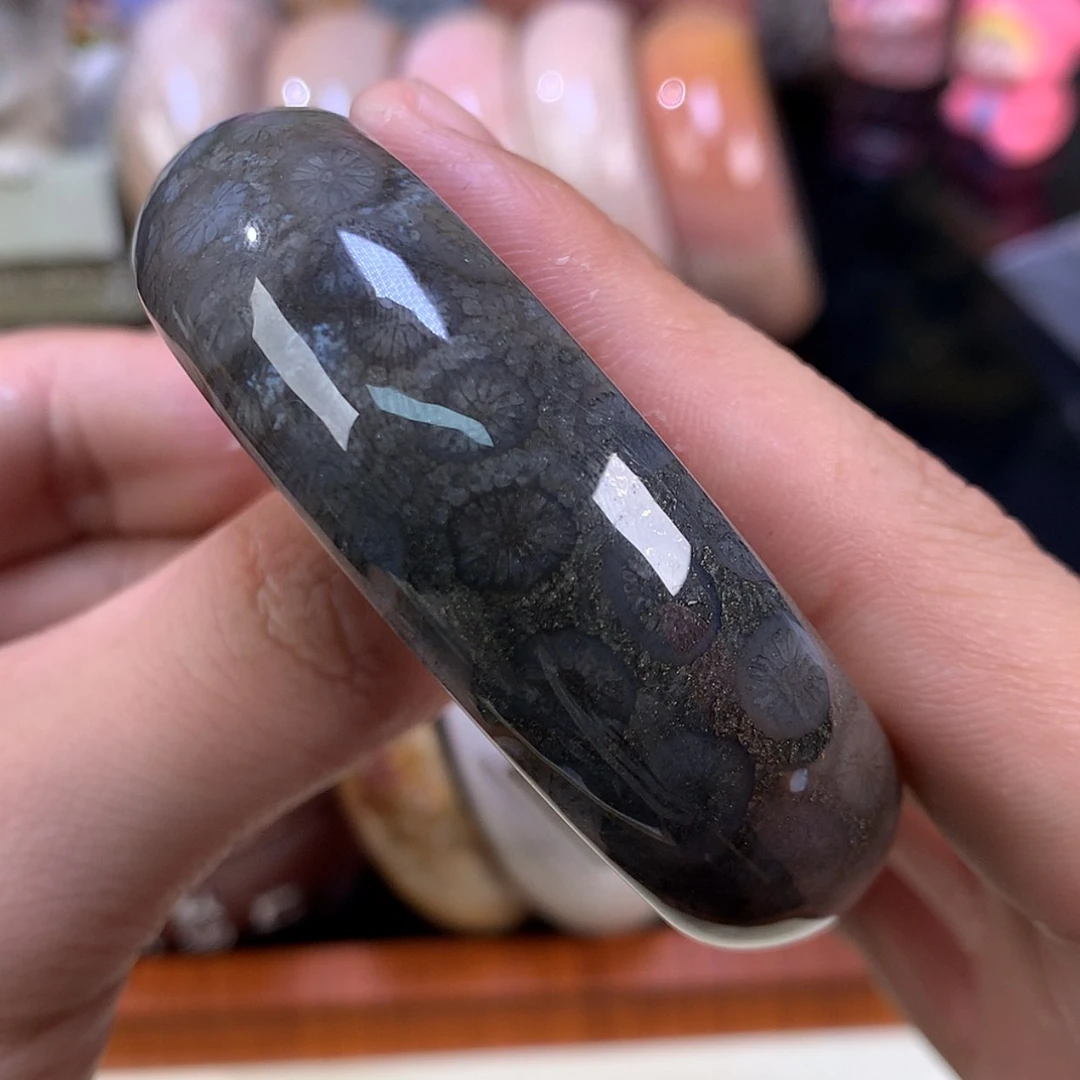 【闪购商品】颈饰未镶嵌硅化珊瑚（珊瑚玉）106号53.5圈好酷！