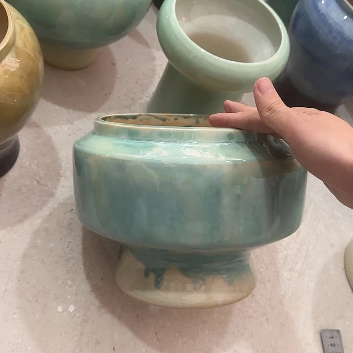 白泥花盆微瑕有孔