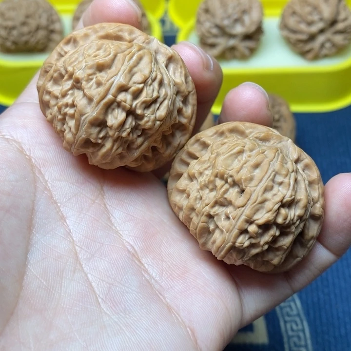 文玩核桃白狮子42