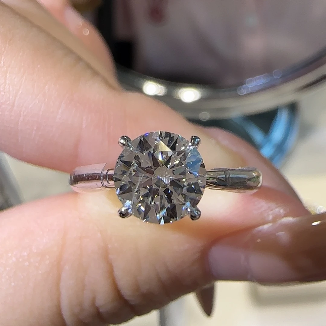 实验室培育钻石铂Pt950镶嵌经典四爪1卡