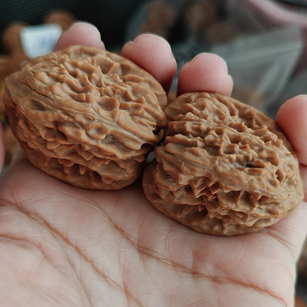 文玩核桃全品压手金枪鱼35尺寸红蜡皮走色牛津红克重沉野生果