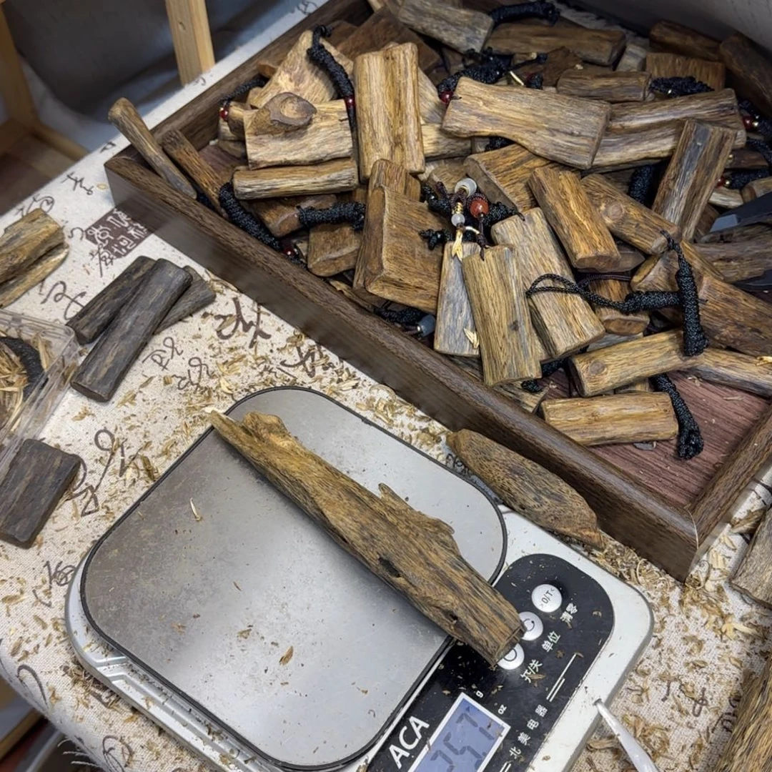 沉香沉香碎屑黑棋