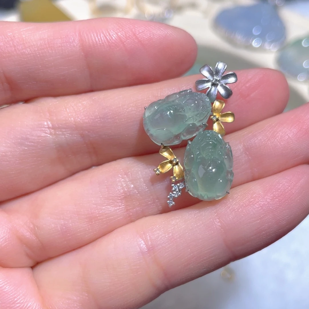 翡翠颈饰18K金镶嵌翡翠