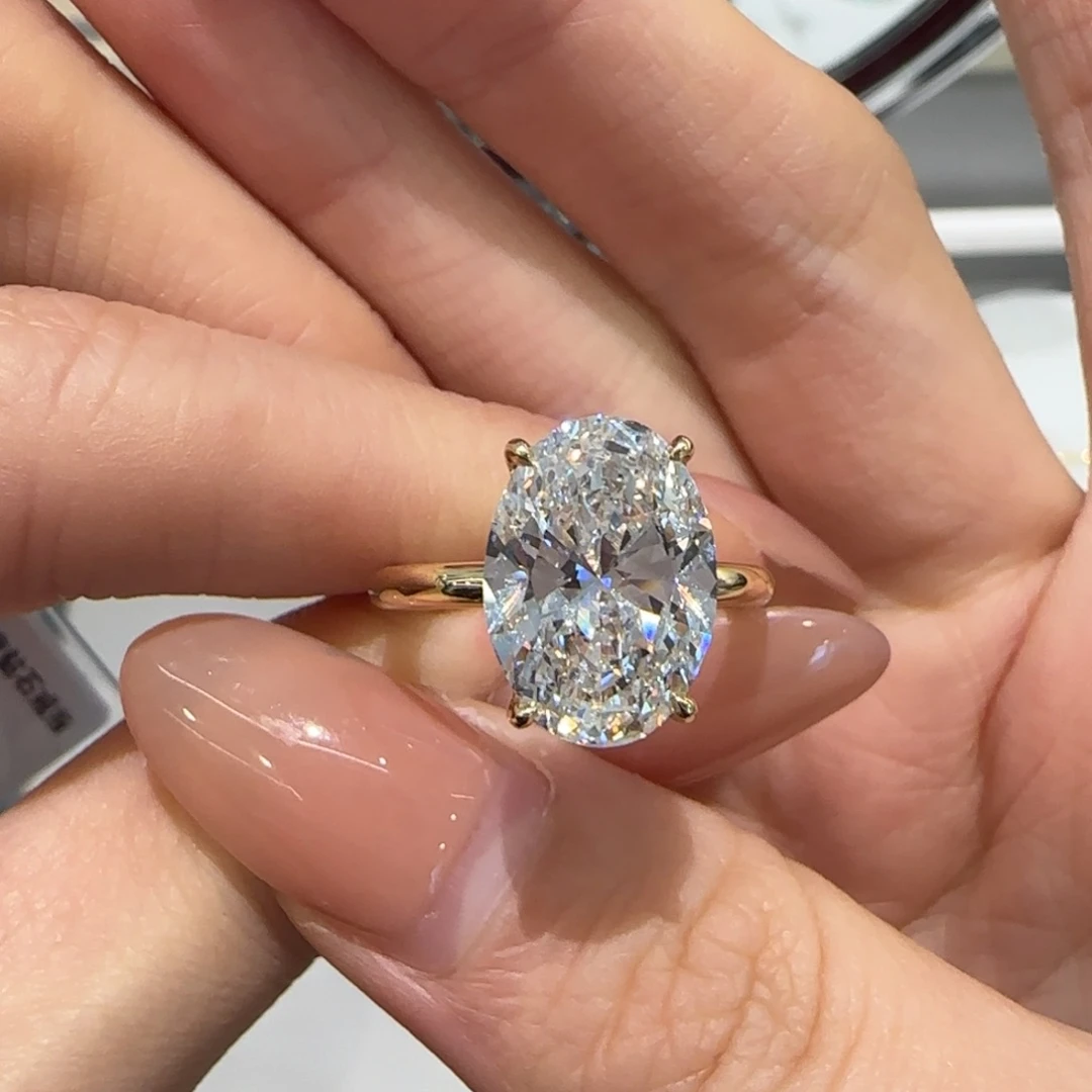 查***.实验室培育钻石18K金镶嵌3卡海莉椭圆