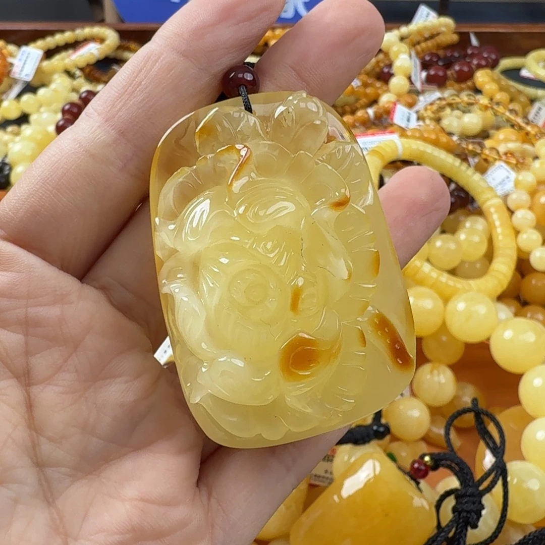 未镶嵌琥珀珠宝奇石