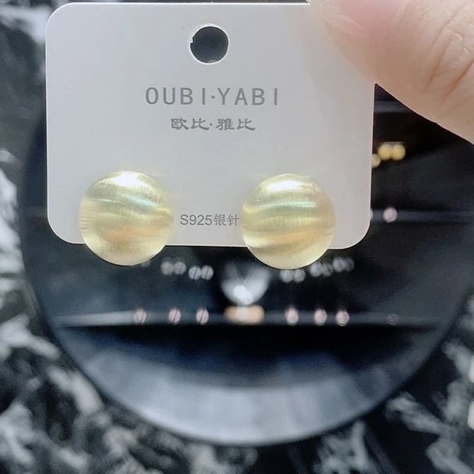 铜合金耳饰 高版拉丝锅盖耳钉(1.8厘米)洋气时髦