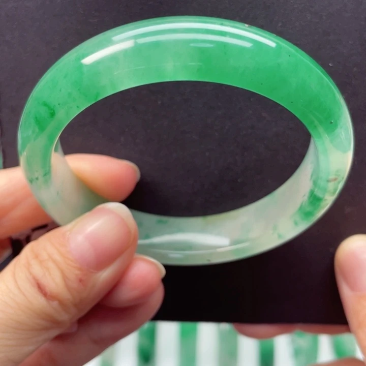石英质玉手镯未镶嵌55-56