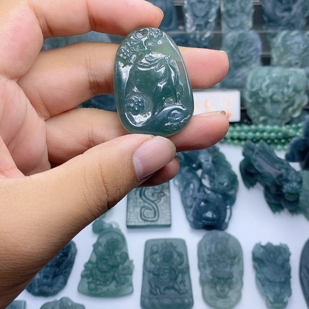 未镶嵌定制翡翠鹿