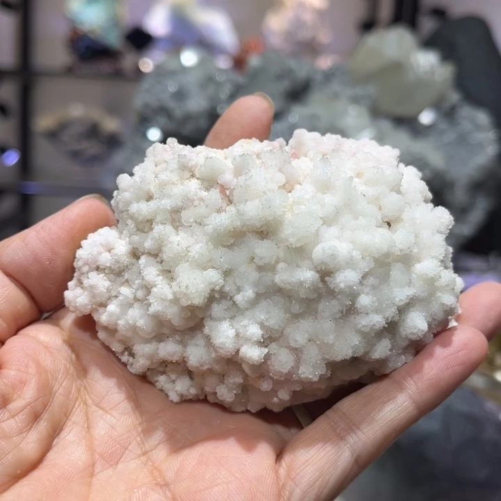 三***梦石材白红纹石标本摆件