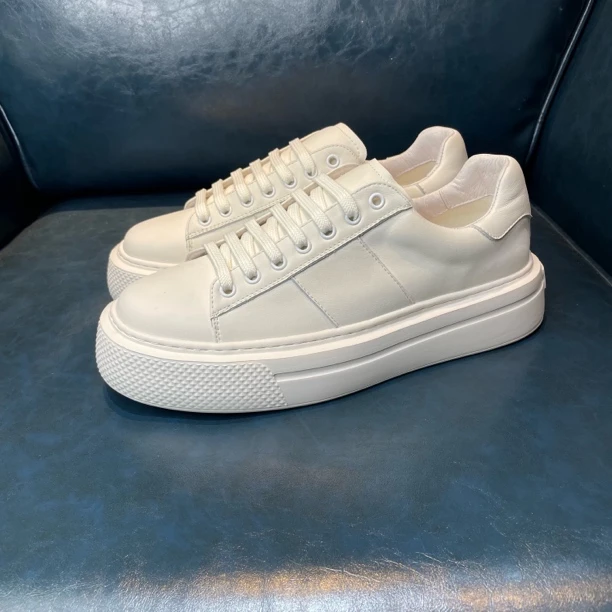 厚底百搭时尚男士休闲板鞋透气小白鞋秋季白色真皮韩版