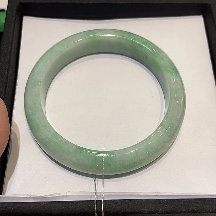 翡翠未镶嵌手镯玉镯0079