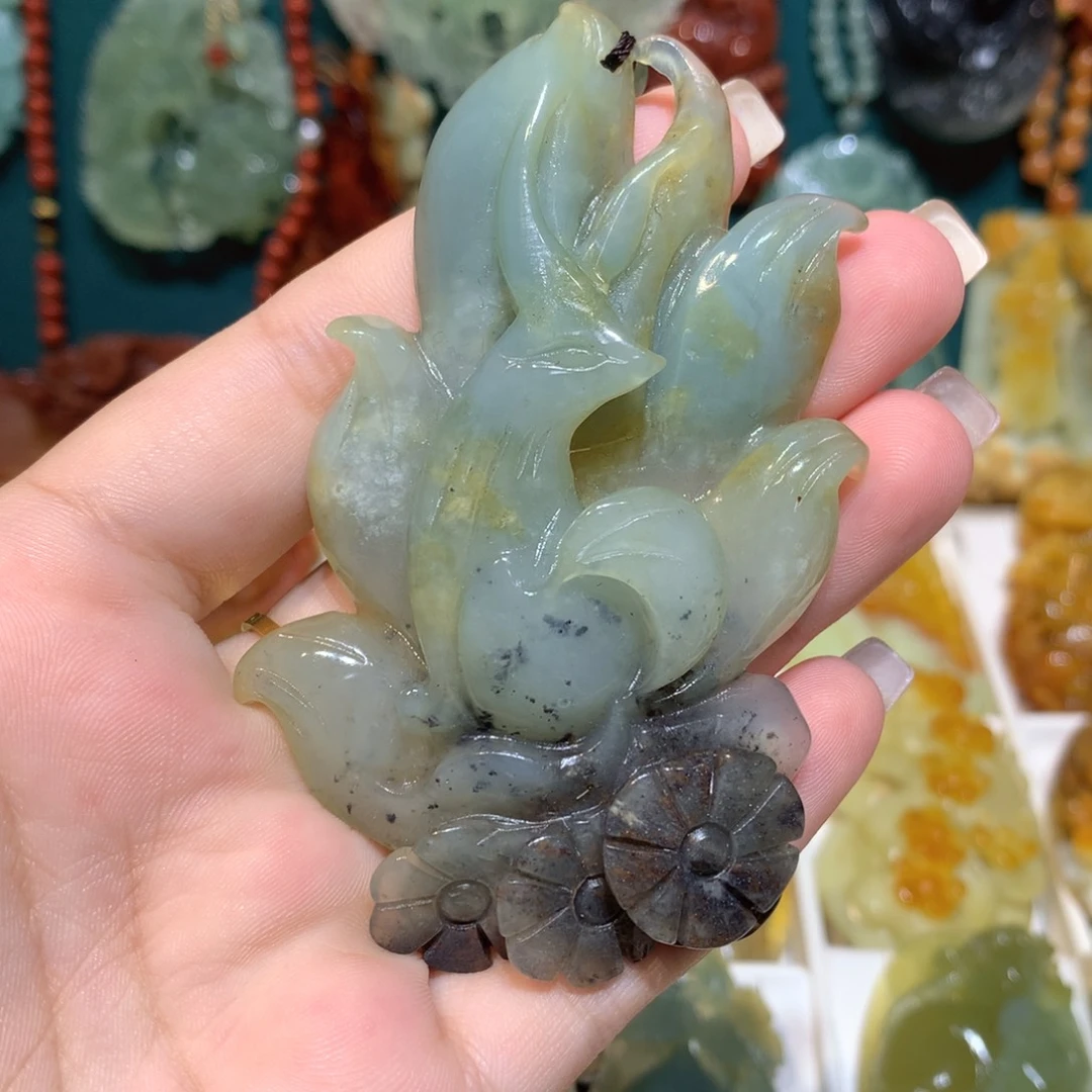 蛇纹石玉未镶嵌颈饰