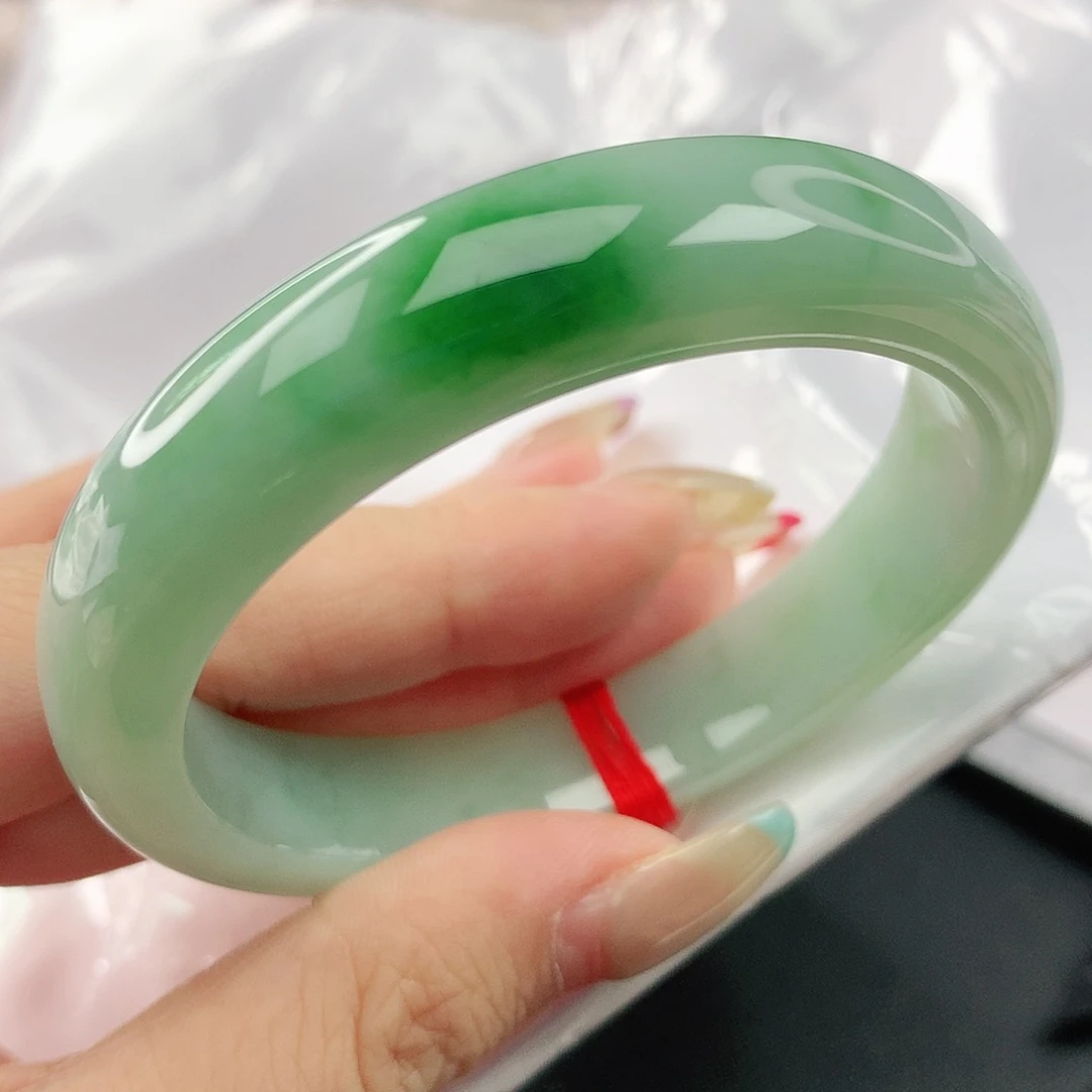 翡翠手镯未镶嵌，741