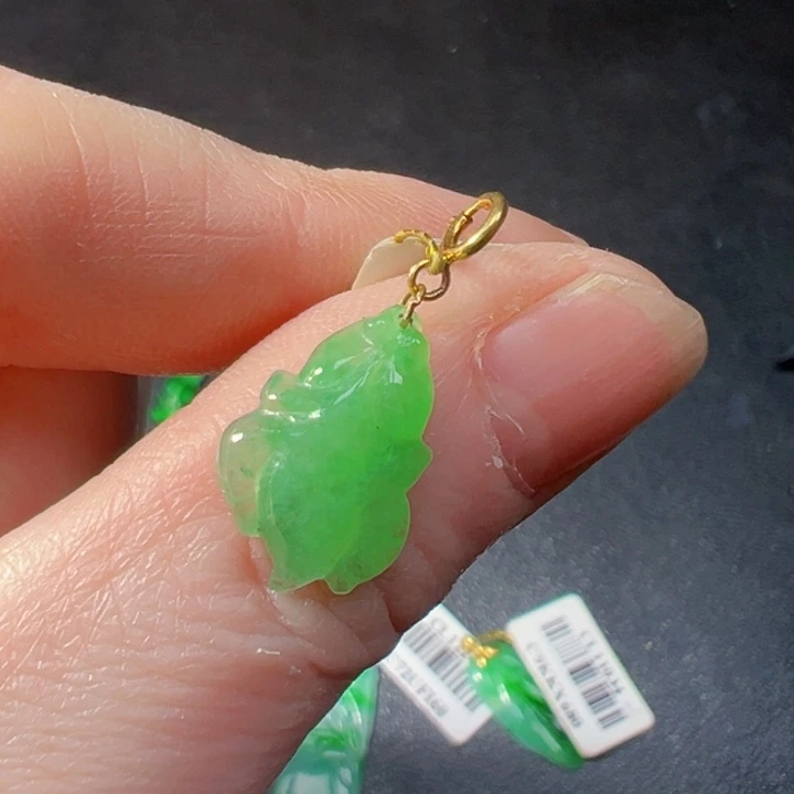 颈饰18K金镶嵌翡翠