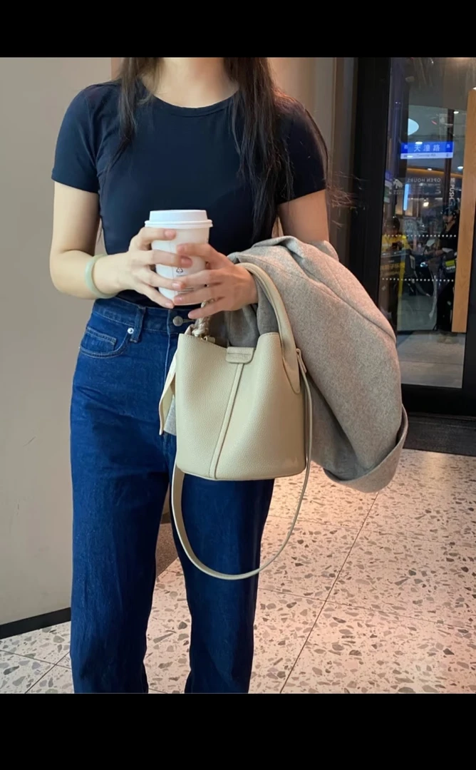 【粉丝链接】水桶包长款车缝线通勤风单肩包托特包单肩通勤