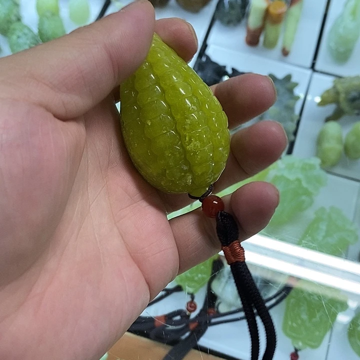 蛇纹石玉未镶嵌1岫玉手把件