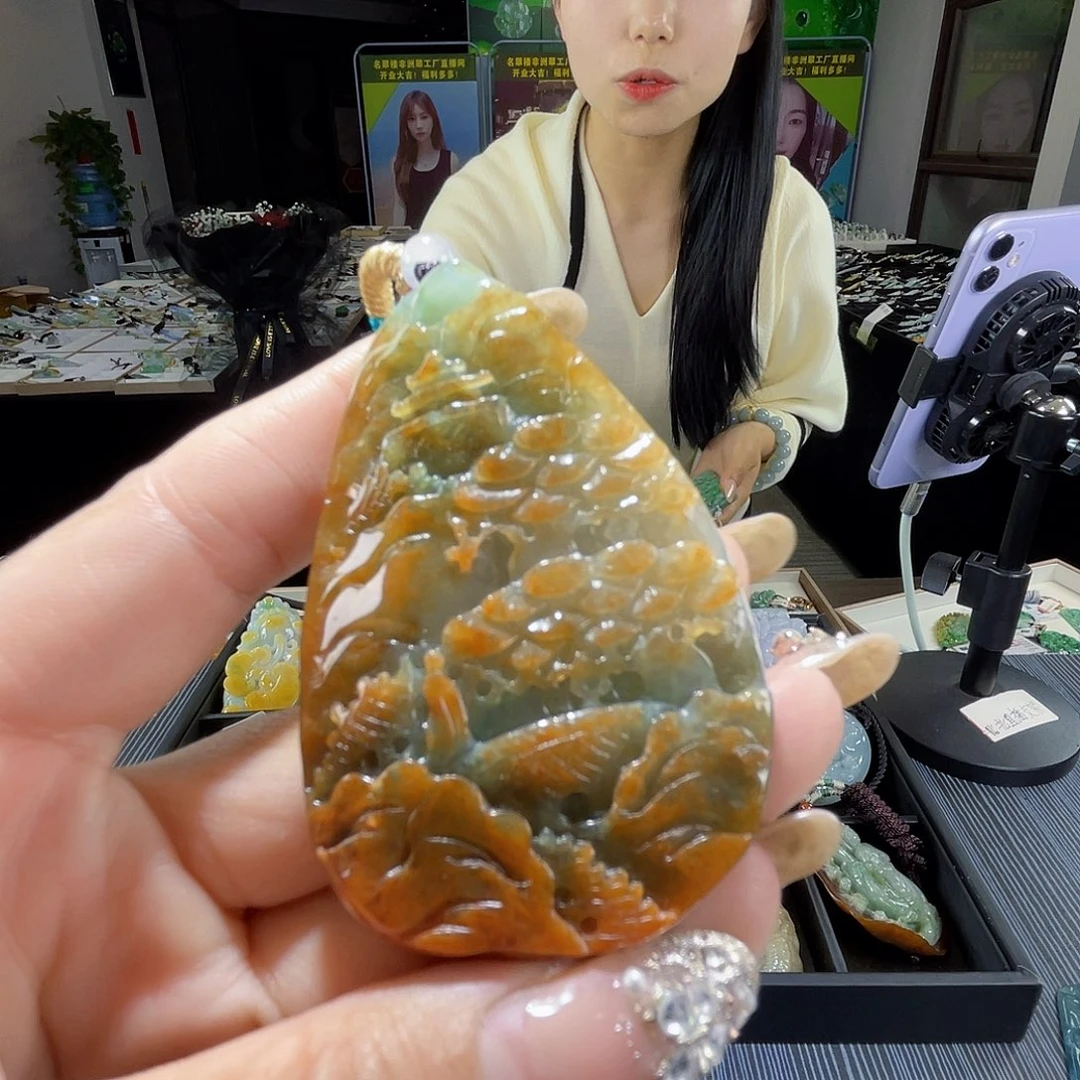 颈饰未镶嵌翡翠一