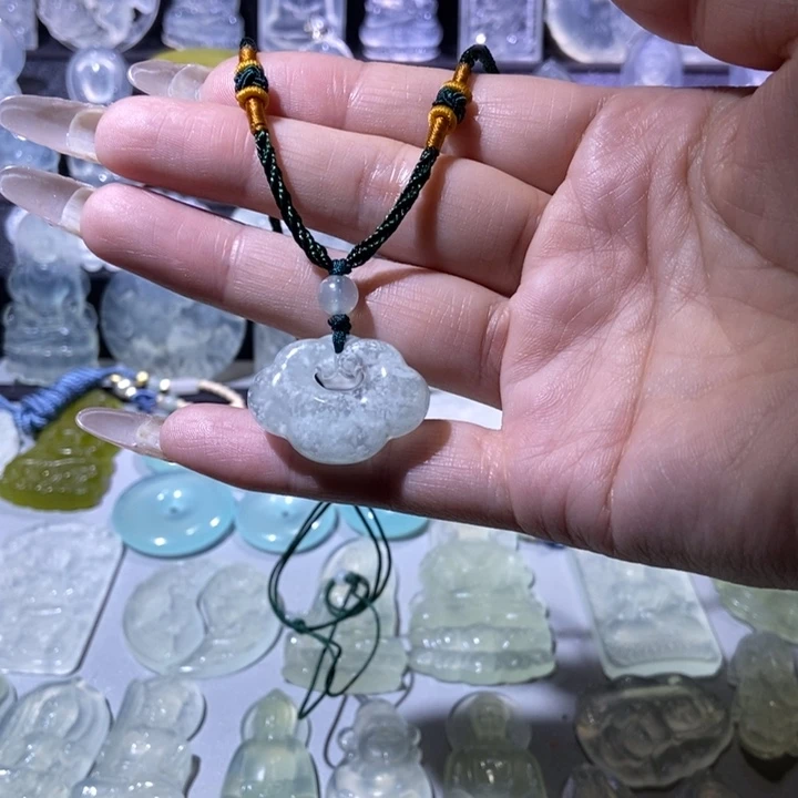 岫玉未镶嵌吊坠吊坠