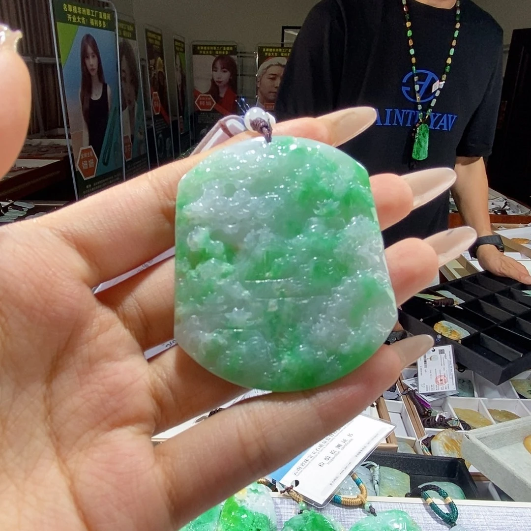 翡翠未镶嵌颈饰翡翠