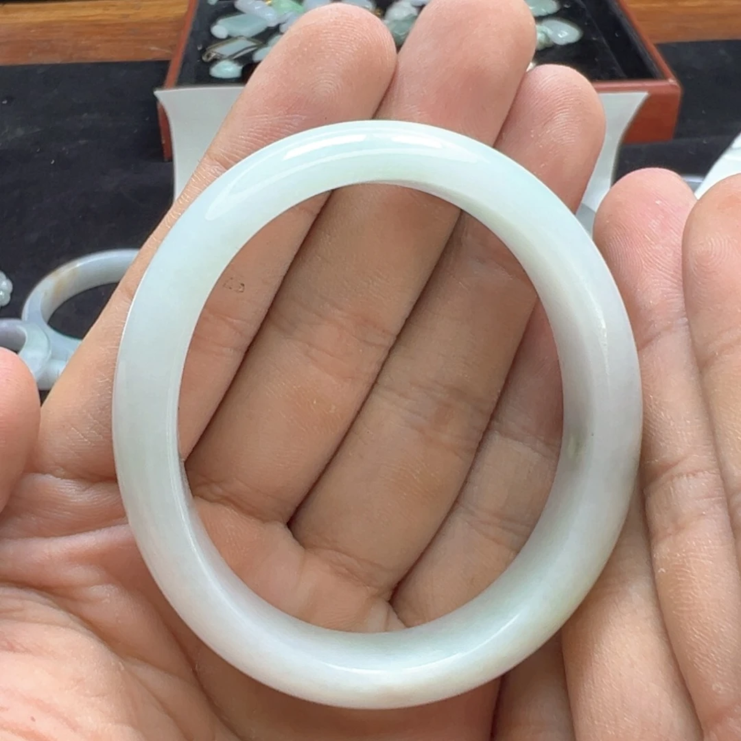 翡翠手镯未镶嵌55花色贵妃细腻