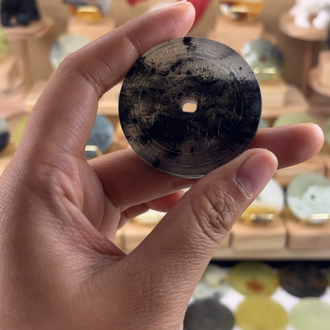 ·***·蛇纹石玉未镶嵌颈饰