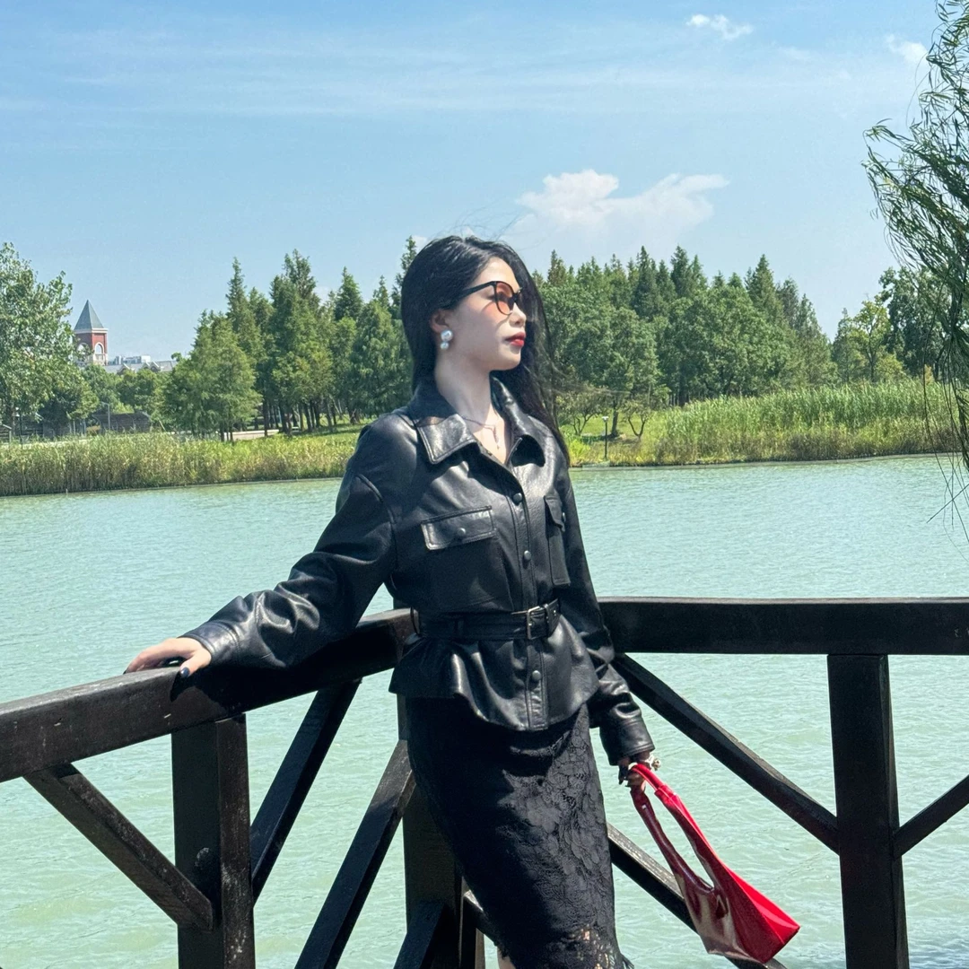 自然英胚小绵羊皮时尚复古港风气质宽松型收腰套装短款显瘦皮衣