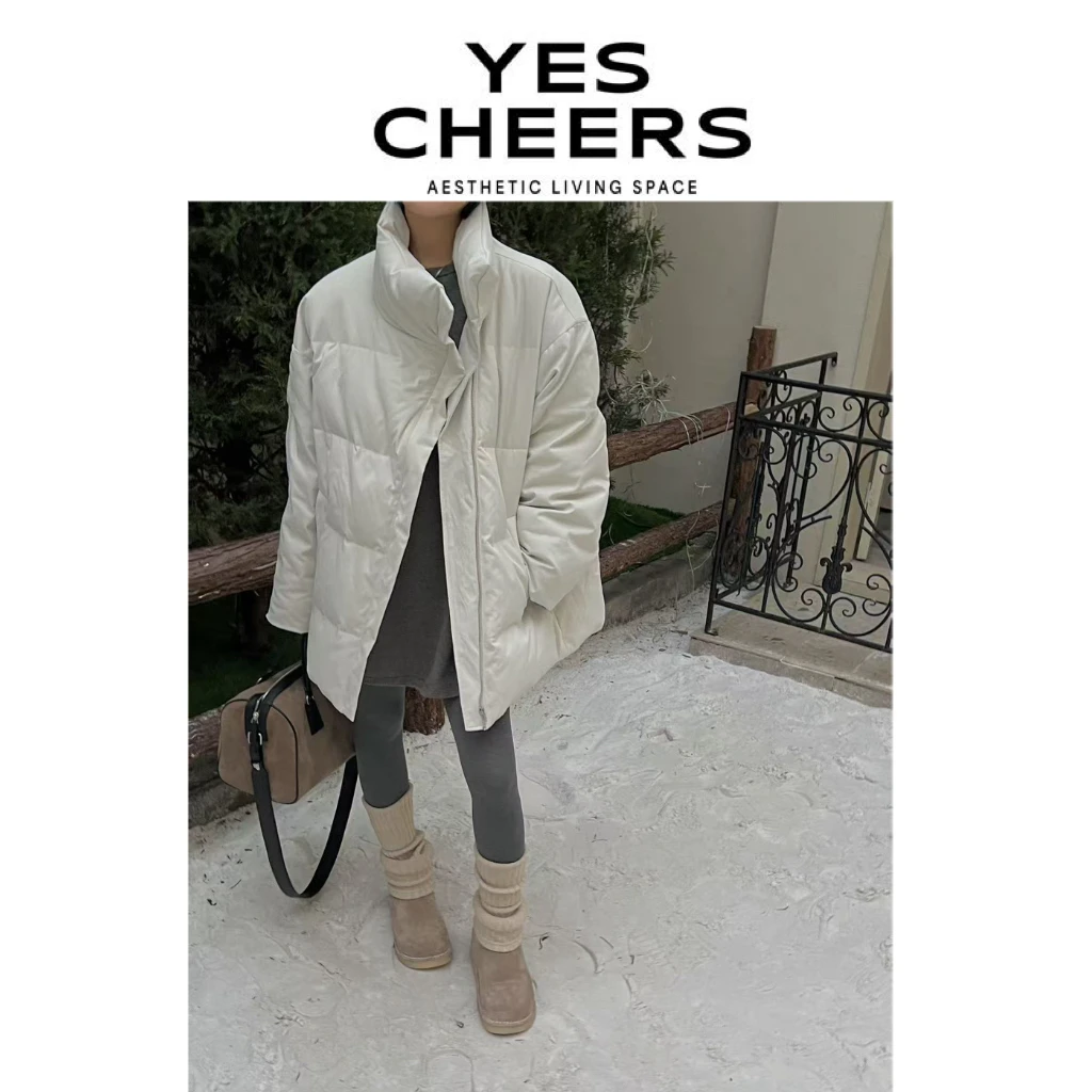 悦是YESCHEERS【黑金鹅绒服】立领不规则裁片鹅绒服 8962