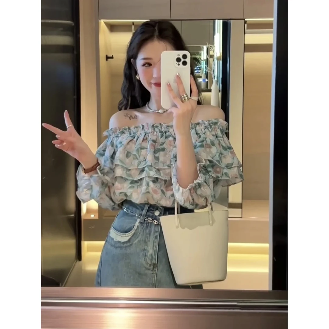 夏季新款法式气质减龄性感一字肩碎花衬衫女显瘦宽松温柔上衣