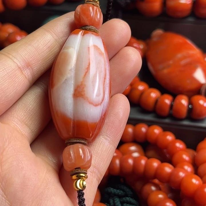 颈饰玻璃得**厚琉璃…………..