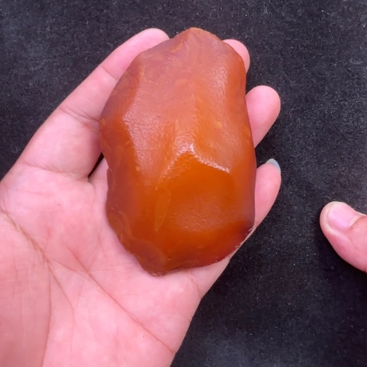 蜜蜡未镶嵌珠宝奇石