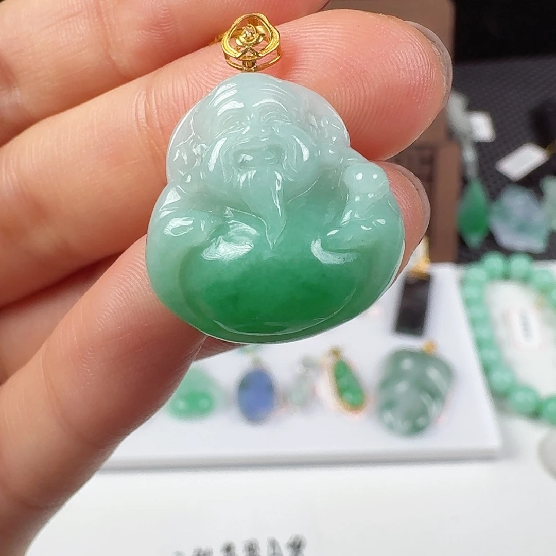 翡翠18K金镶嵌颈饰