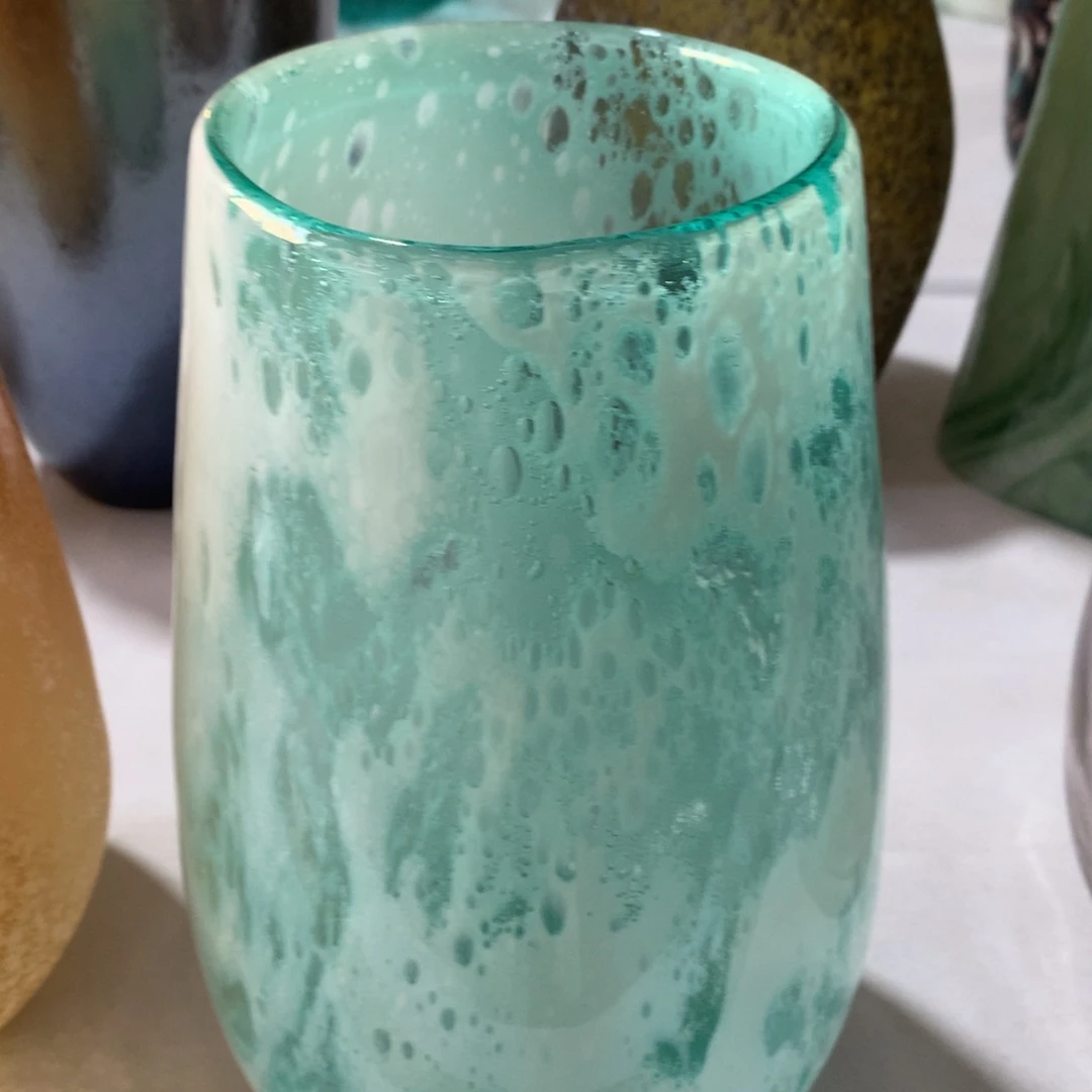 琉璃手工古法琉璃花器，手工痕迹