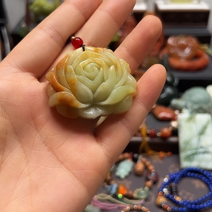 蛇纹石玉未镶嵌吊坠