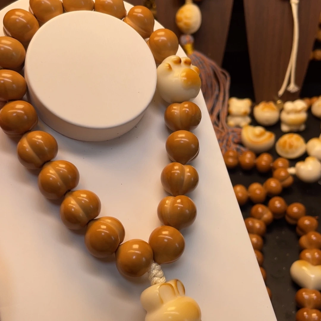 猴头核桃吊坠全品柯基屁桃手持