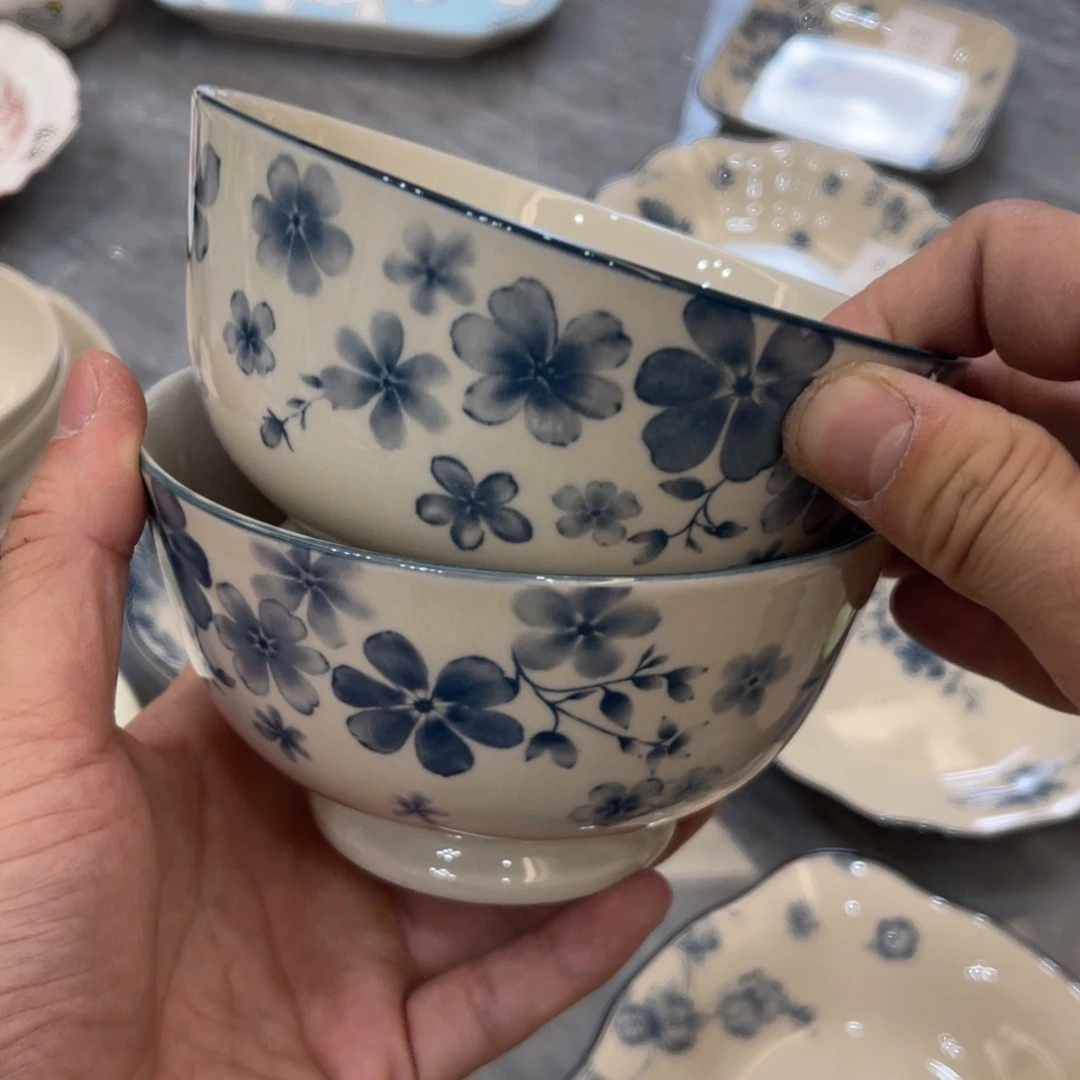 陶瓷微瑕餐具介意勿拍，满18飞！