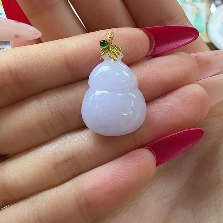 翡翠未镶嵌颈饰葫芦