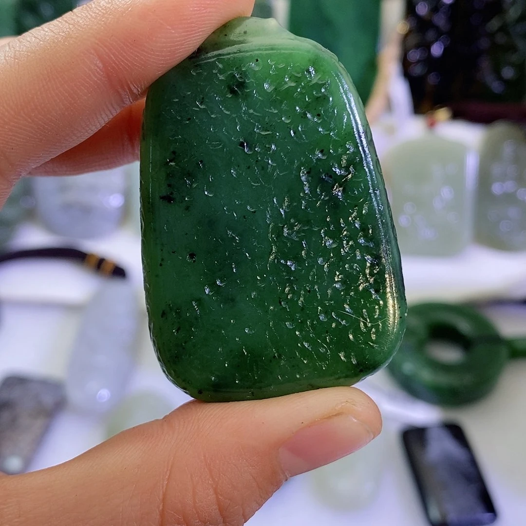 和田玉（糖玉）颈饰足铂镶嵌