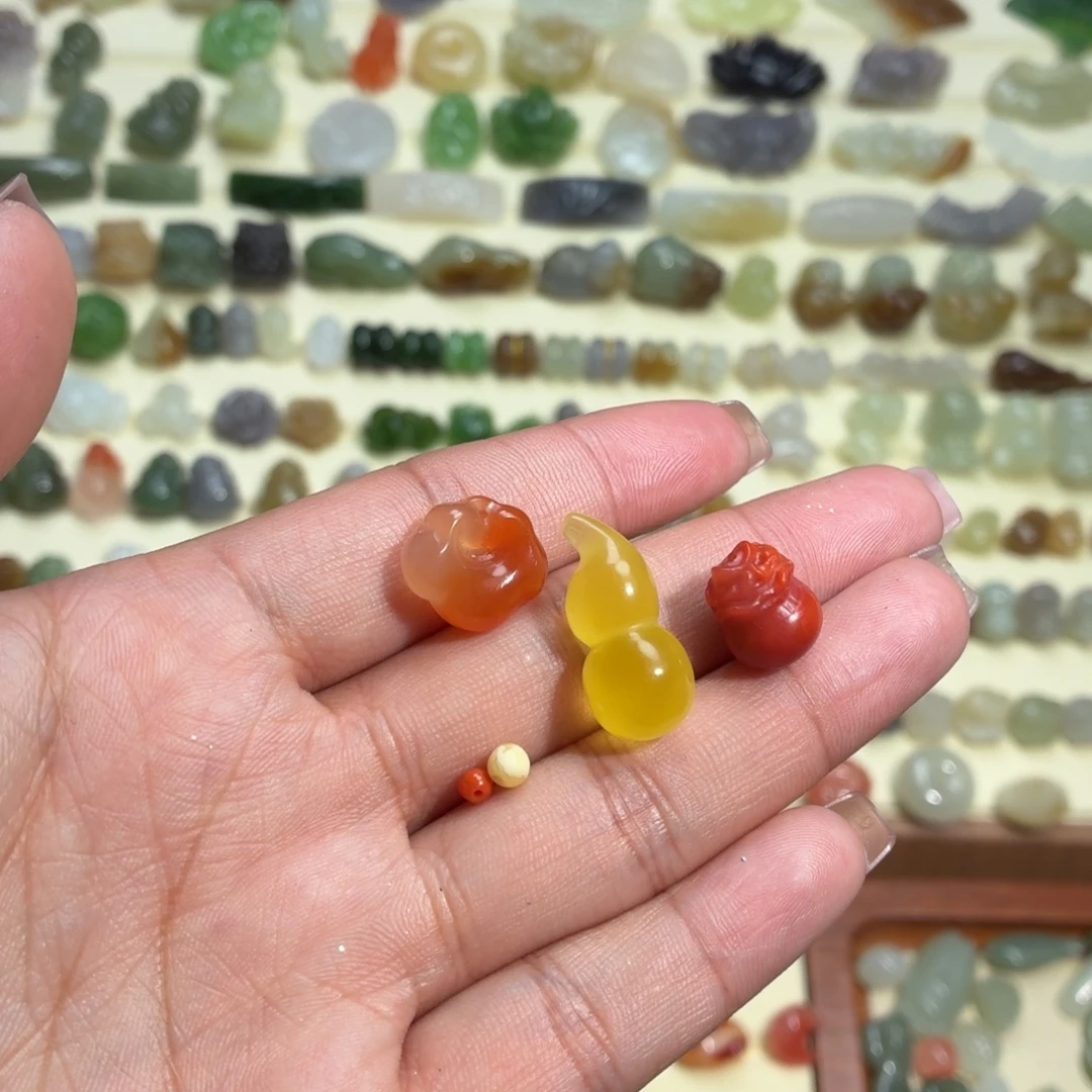 *****和田玉未镶嵌颈饰