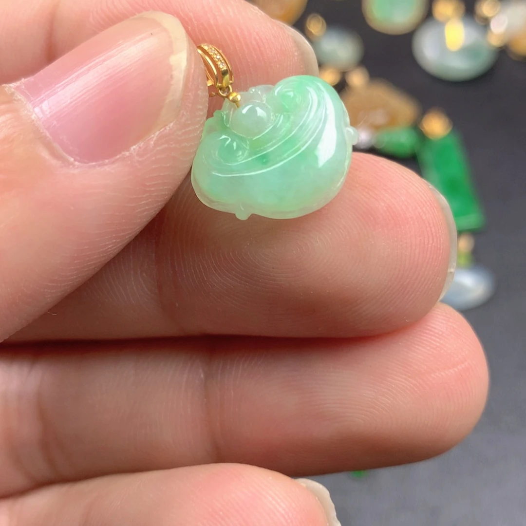 【闪购商品】颈饰18K金镶嵌翡翠翡翠