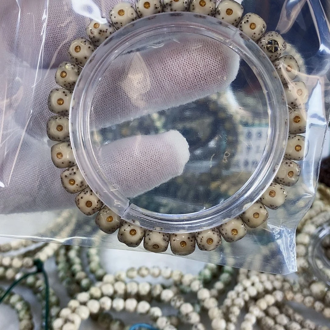 星月菩提手串果**?星月菩提雕刻手串