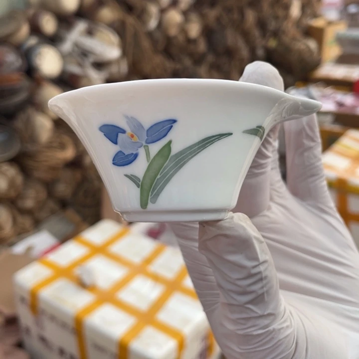 其他盘子碗砂锅都有