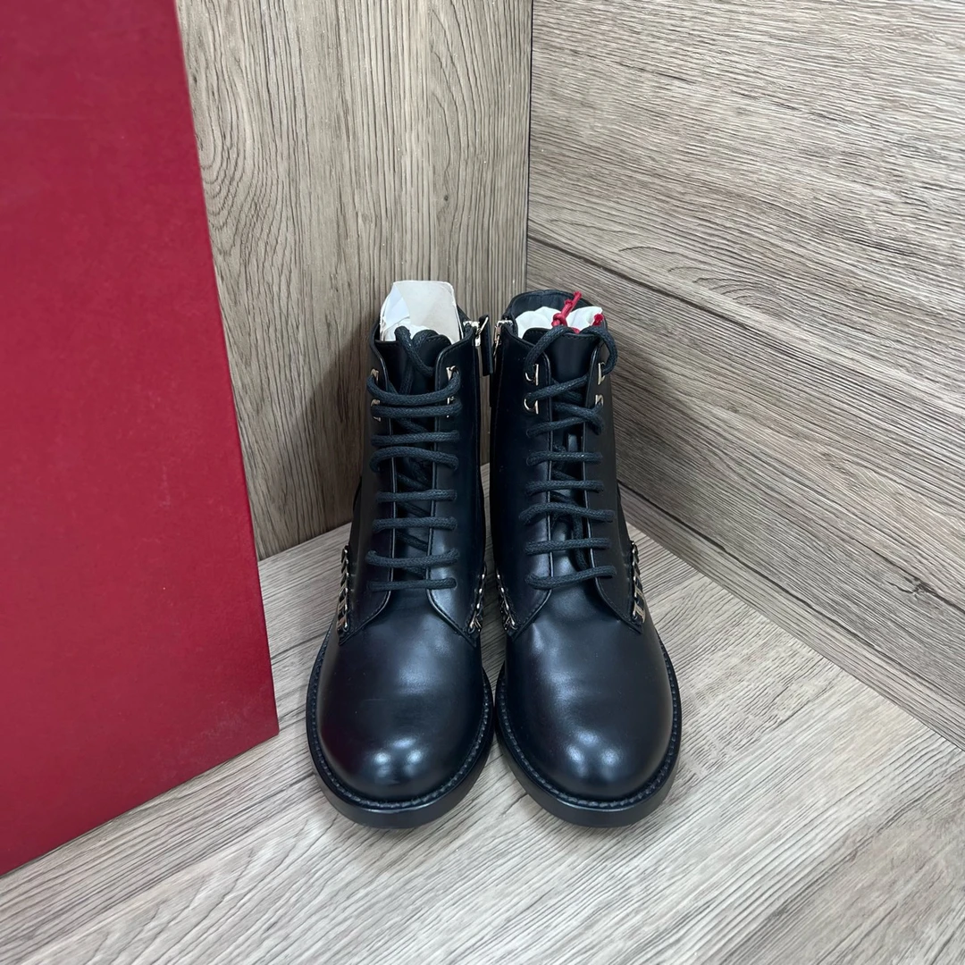 99新 FERRAGAMO/菲拉格慕 黑色金属logo马丁靴 36码/99新/原盒